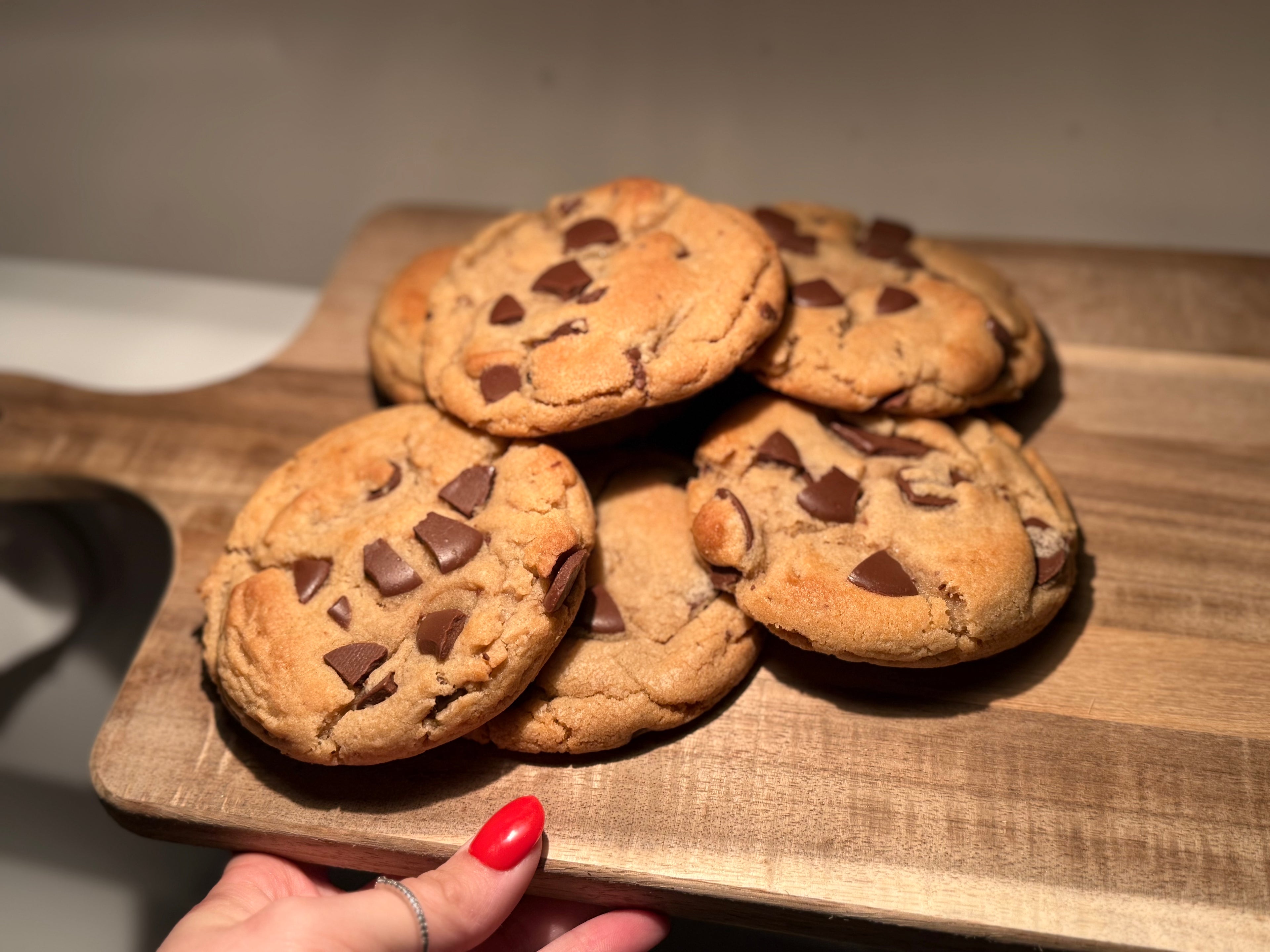 12 Classic Chocolate Chip Cookies